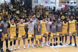 Tιμητική Παλάλα/"Σεισμός" από τους ΑΕΛίστες και... νίκη (βίντεο/φώτος)