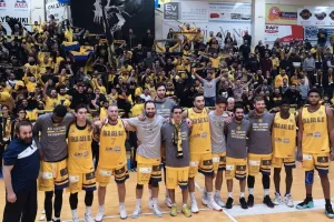 Tιμητική Παλάλα/"Σεισμός" από τους ΑΕΛίστες και... νίκη (βίντεο/φώτος)