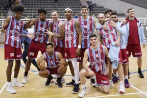 ΔΙΠΛΟ η Ένωση επί της Ομόνοιας! (Φώτος)