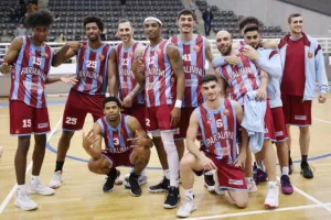 ΔΙΠΛΟ η Ένωση επί της Ομόνοιας! (Φώτος)