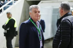 Από έναν... ΜΟΙΡΑΙΟ και από έναν ΒΑΘΜΟ (Φώτος)