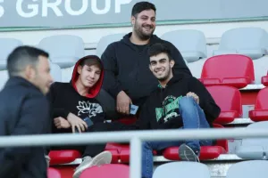 Πέντε γκολ, δυο δοκάρια και πρόκριση με ανατροπή! (φώτος)