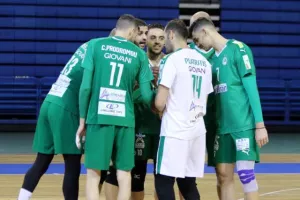 Χριστούγεννα στην κορυφή για την Ομόνοια (φώτος)