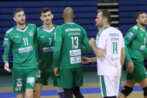 Χριστούγεννα στην κορυφή για την Ομόνοια (φώτος)