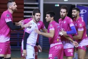 Χριστούγεννα στην κορυφή για την Ομόνοια (φώτος)