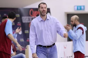 ΔΙΠΛΟ η Ένωση επί της Ομόνοιας! (Φώτος)