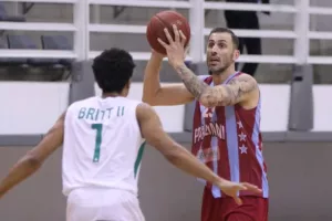 ΔΙΠΛΟ η Ένωση επί της Ομόνοιας! (Φώτος)