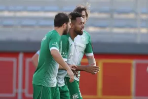 Πέντε γκολ, δυο δοκάρια και πρόκριση με ανατροπή! (φώτος)