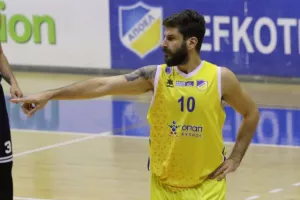 Το ΑΠΟΕΛ νίκησε τον Απόλλωνα (φώτος)