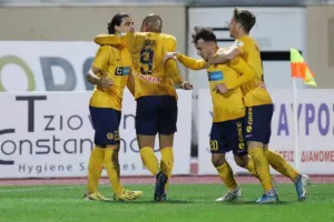 Φοβερό παιχνίδι, τέσσερα γκολ και από ένα βαθμό! (φώτος)