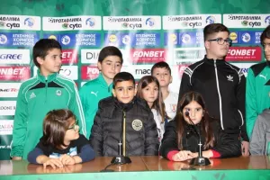 Υπέροχες στιγμές με μέλη του happy faces Omonoia Kids Club (Φώτος)