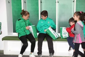 Υπέροχες στιγμές με μέλη του happy faces Omonoia Kids Club (Φώτος)