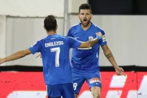 Nτούρις και...+3