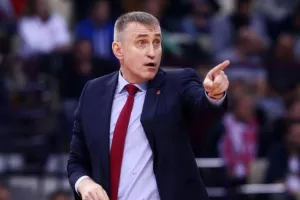 Κεμζούρα: «Αν παίζει έτσι ο Παπανικολάου, ο Ολυμπιακός δεν θα χάνει»