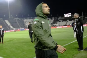 Ούτε τώρα στην αποστολή ο Μολό!