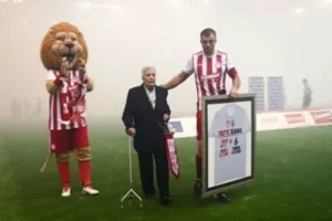 Η συγκίνηση και το χειροκρότημα για Κανελλοπούλου και Βλαχόπουλο (βίντεο)