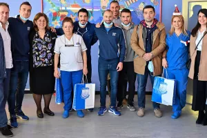 Επίσκεψη στο παιδιατρικό τμήμα του Γενικού Νοσοκομείου Λεμεσού (Φώτος)
