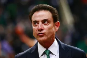 Πιτίνο: «Δεν έχουμε μεγάλα κορμιά, αυτά πρέπει να κάνουμε με Μπαρτσελόνα»