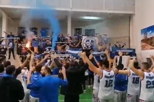 ΒΙΝΤΕΟ/ΜΑΧΗΤΕΣ... χαμός και "Χώμα που περπάτησα"