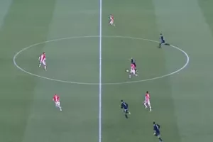 (ΒΙΝΤΕΟ) ΓΚΟΛΑΡΑ στον Ερυθρό Αστέρα από το κέντρο ο πρώην Απολλωνίστας!