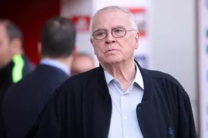 «Δεν θα αφήσω να ασελγούν πάνω στον μεγαλύτερο σύλλογο της χώρας»
