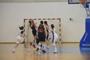 ΠΡΩΤΑΘΛΗΜΑ για τα κορίτσια του UNIC! (φώτος)