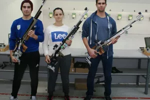 Μια γυναίκα και … δυο έφηβοι  κέρδισαν το αεροβόλο τουφέκι!