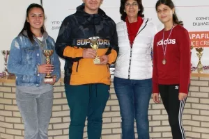 «Πιστόλια» γένους … θηλυκού!
