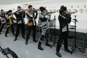 Μια γυναίκα και … δυο έφηβοι  κέρδισαν το αεροβόλο τουφέκι!