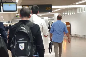 Έρχονται και... φεύγουν