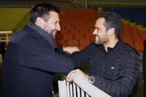 Κάτι... ψήνεται;