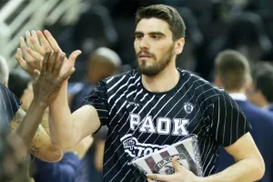 «Μονόδρομος η νίκη, με τον κόσμο δίπλα μας δεν φοβόμαστε κανέναν»