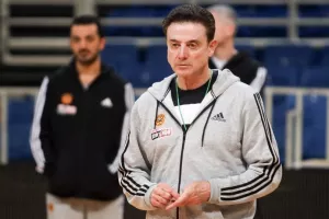 Πιτίνο: «Μοιάζουμε με τη Ζαλγκίρις, δεν πρέπει να δίνουμε ελεύθερα τρίποντα»
