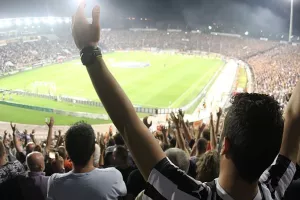 Κατάμεστη η Τούμπα από 30.000 κόσμο