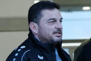(ΕΝΤΟΝΑ ΠΑΡΑΠΟΝΑ) "Έγιναν απίστευτα λάθη/Άμεσα άτυπη Γ.Σ"