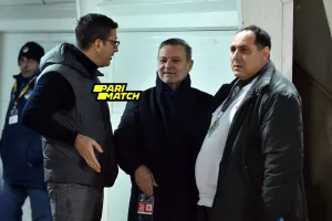 Παρέμβαση ΧΡΙΣΤΟΦΟΡΟΥ σε ΑΠΟΕΛίστικη... συζήτηση και "γριές κατίνες"!