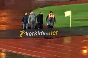 Στο γήπεδο ο Βασίλης και οι βοηθοί του