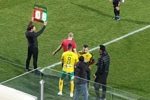 Αναγκαστική ο Τρισκόφσκι/Επιστροφή Ακοράν