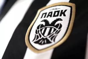 "Ερυθρόλευκα παπαγαλάκια και παραμύθια δίχως δράκο"