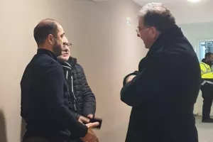 Κουβέντα με... action