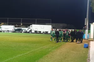 Έριξε τεσσάρα, εξασφάλισε τετράδα... (φώτος)