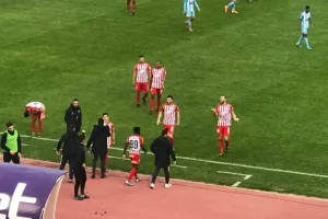 "Ερυθρόλευκο" διπλό και... ξεκάθαρο προβάδισμα! (Φώτος)