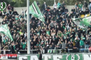ΘΥΡΑ 9: “Επιβάλλεται βροντερό παρών”