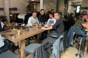 Γιόρτασε... ο πρόεδρος (φώτος)