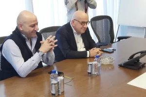 Έτσι τους υποδέχθηκαν...
