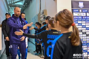 (Φώτος) Με τους παίκτες οι μικροί Απολλωνίστες