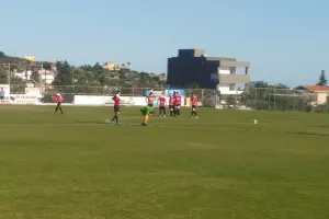 Νίκησε και ανέβηκε πρώτη! (φώτος)