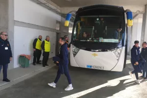 (ΦΩΤΟΣ) Η άφιξη της ΑΕΛ στην "ΑΡΕΝΑ"