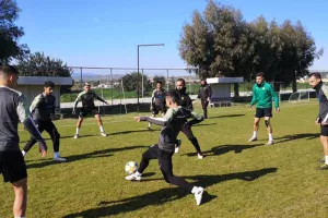 (ΦΩΤΟΣ) Ξεκίνησε για ΑΕΛ