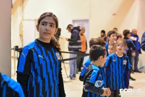 (Φώτος) Με τους παίκτες οι μικροί Απολλωνίστες